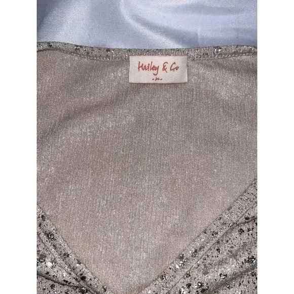 Hailey & Co Sparkly Gold Blouse Size Medium - Picture 2 of 8